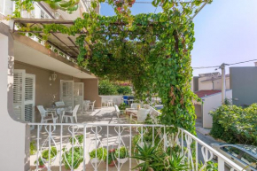 Apartment and Rooms Tatjana